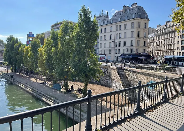 Meuble Proche Gare Du Nord Et Gare Du Nord Acces Direct Metro * باريس